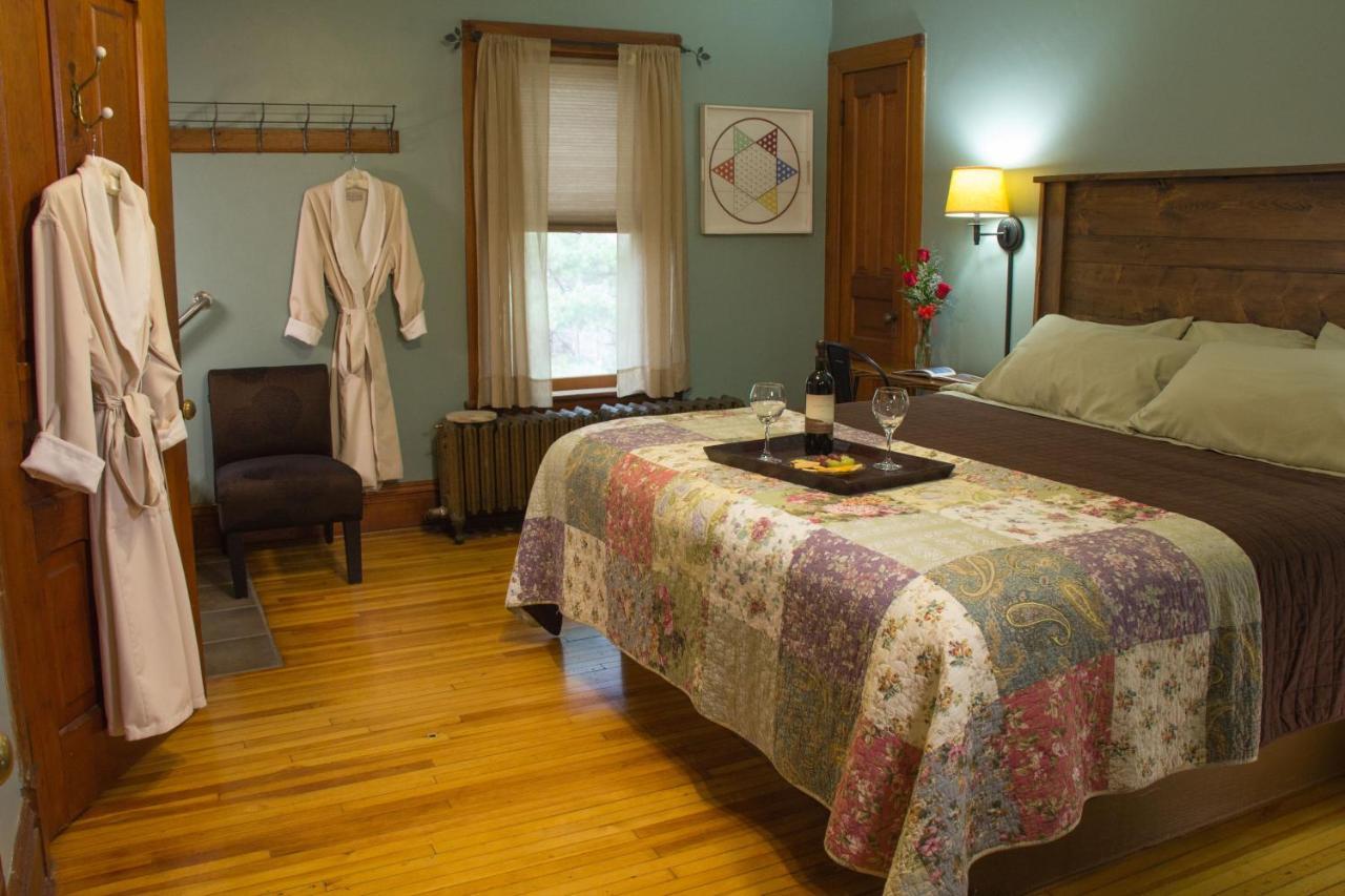 בייפילד Pinehurst Inn Bed & Breakfast מראה חיצוני תמונה